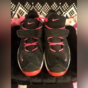 Euc Nike Air Turf Raider Black and Pink Suede Basketball Sneakers